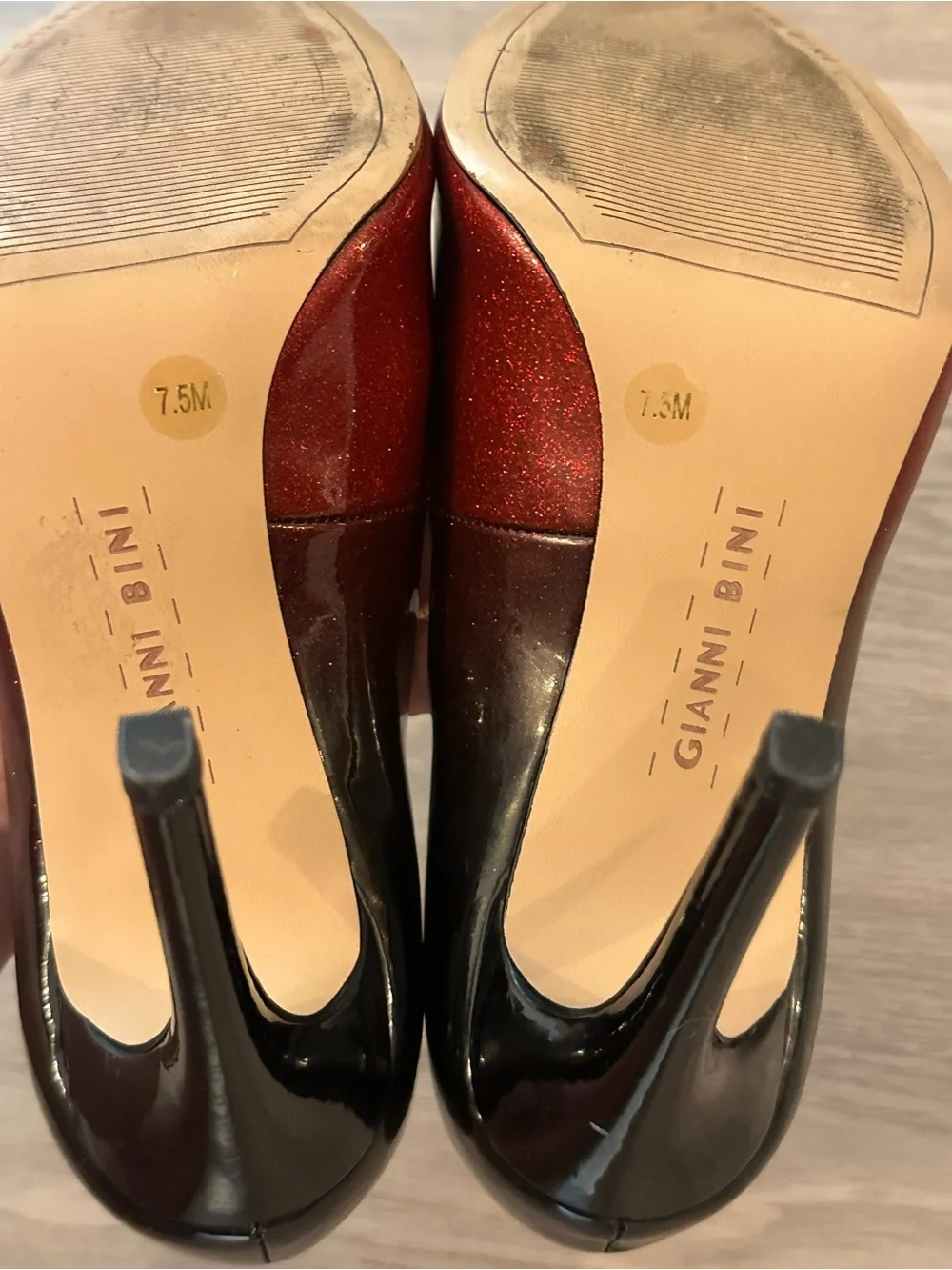 Gianni Bini shiny red